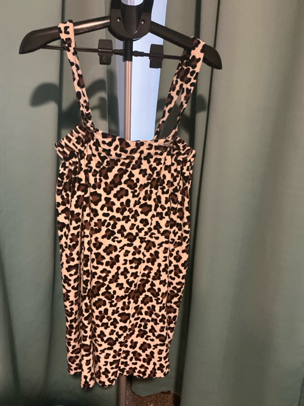 Ladies 2X Velcro  Bath Wrap  Leopard print